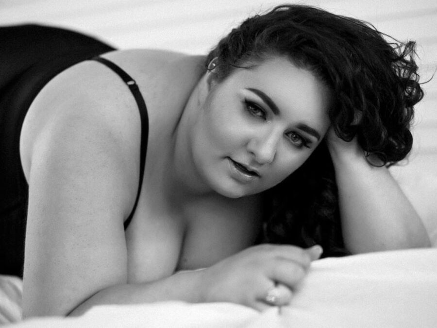 Modelos plus size em lingerie sexy (BW)