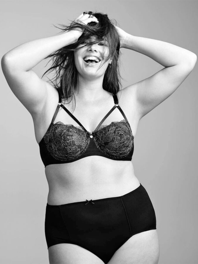 Modelos plus size em lingerie sexy (BW)