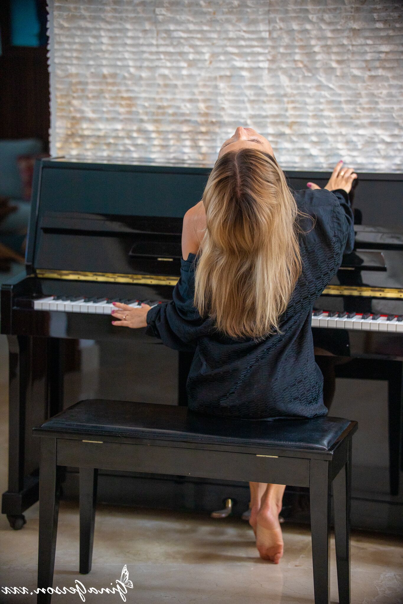 GinaGerson Gina Gerson   Piano Lover   66x   2048px   (22 Aug, 2