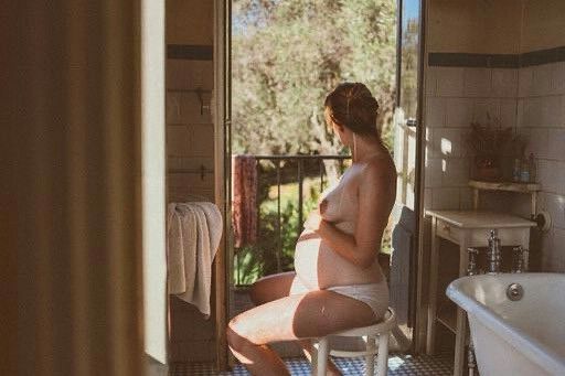 Preggo model naked 05