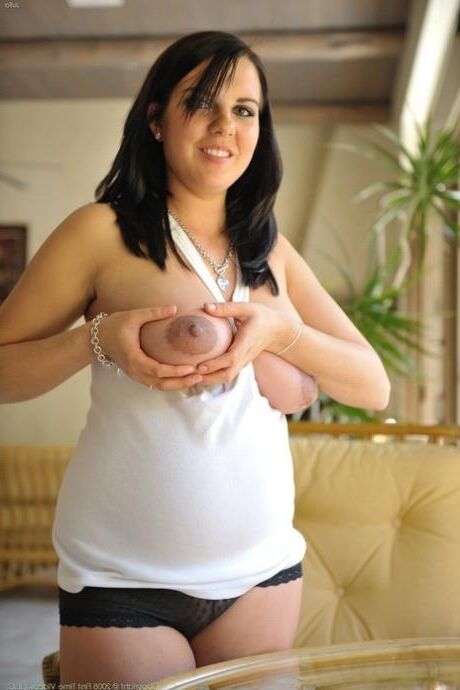 Julie preggo 02