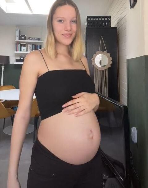 pretty Dutch preggo teen