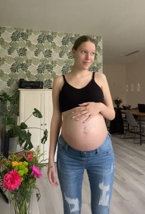 pretty Dutch preggo teen