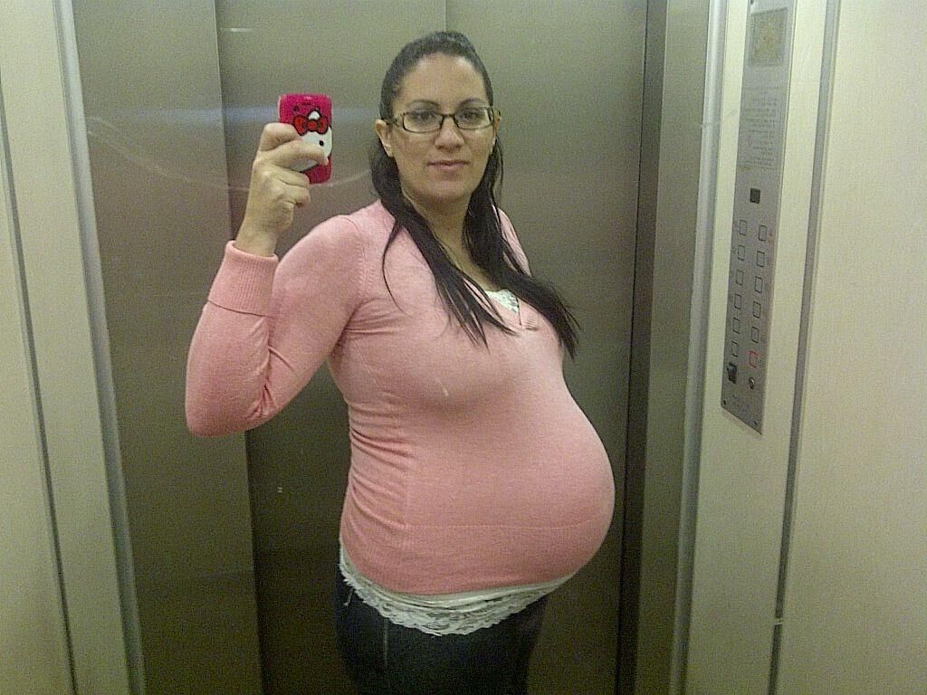 Mirror mirror on the wall, who's the sexiest preggo of them all?