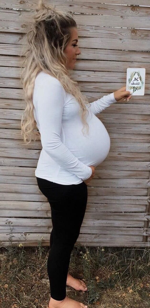 Pregnant Blonde Influencers 3