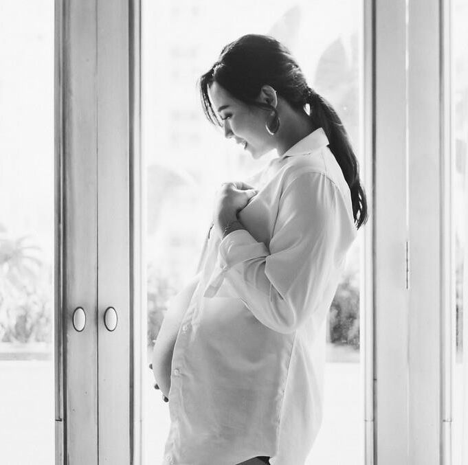 Pregnant Asian Women 4