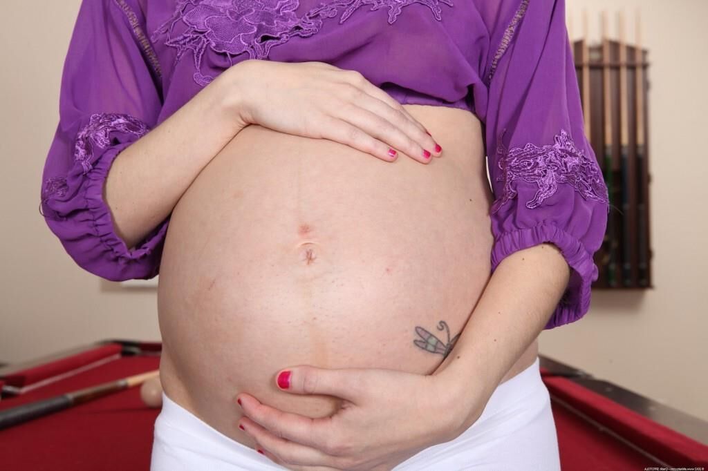 Kelly Klass enceinte 1