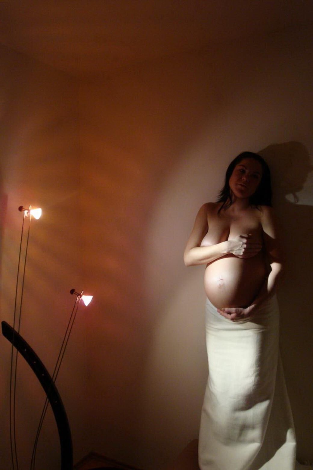 Pregnant amateur