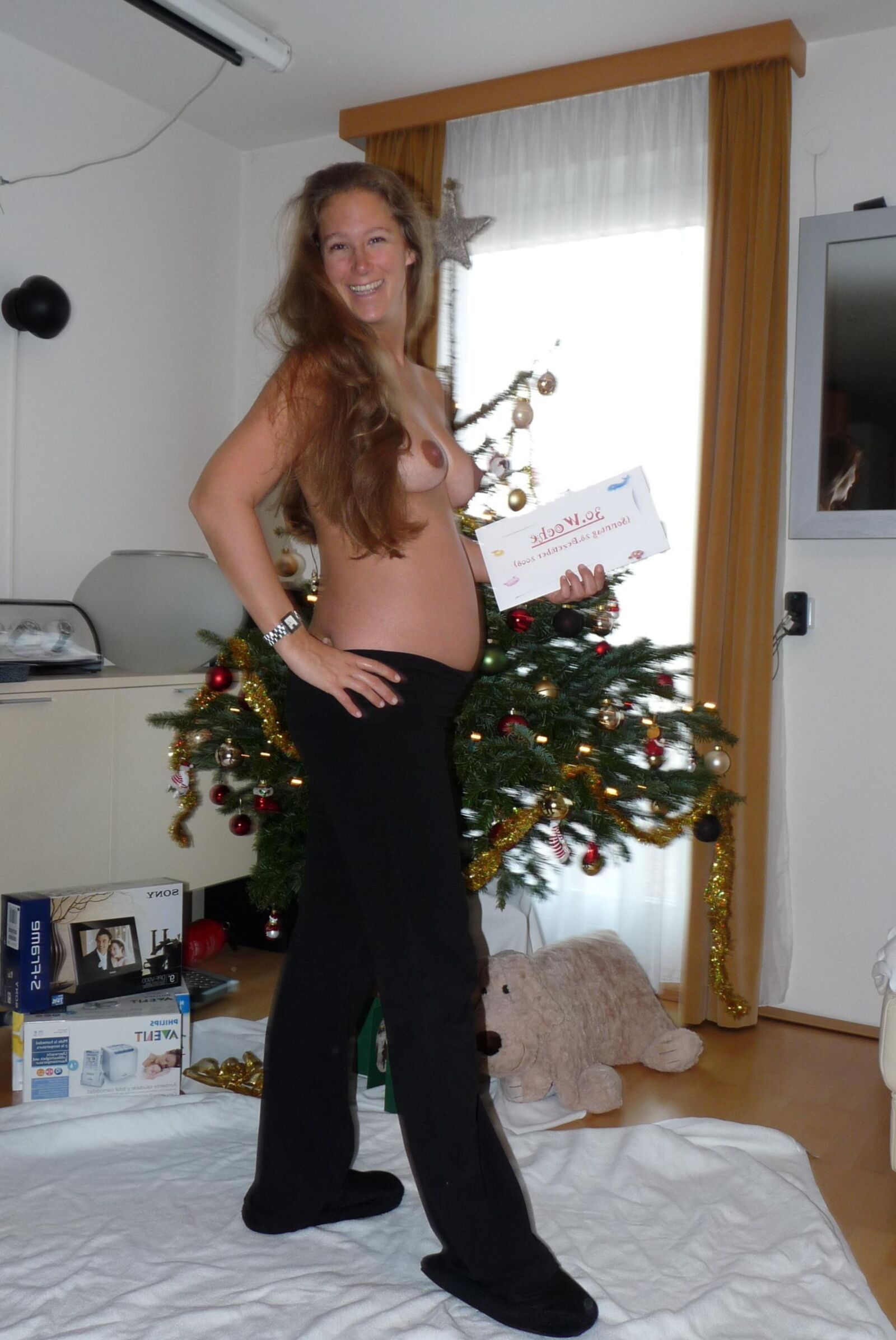 pretty pregnant blond 