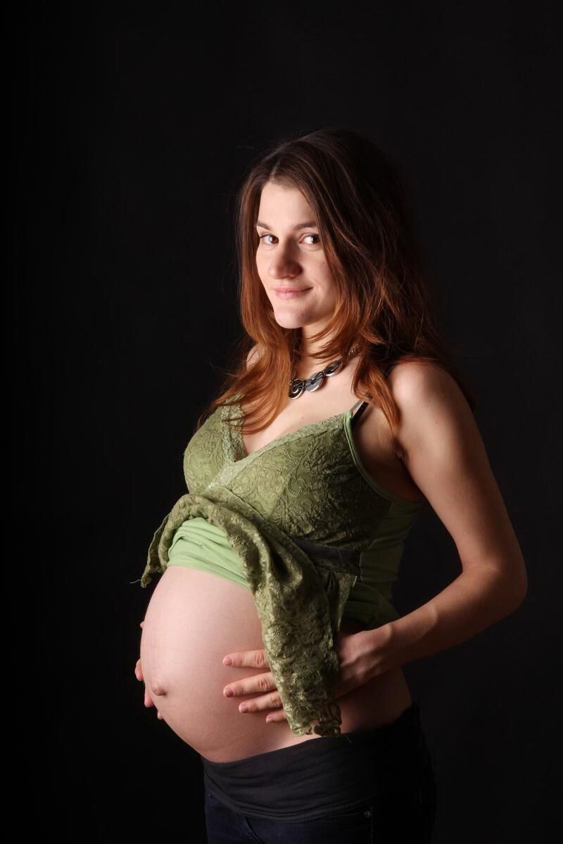 pregnant teen 