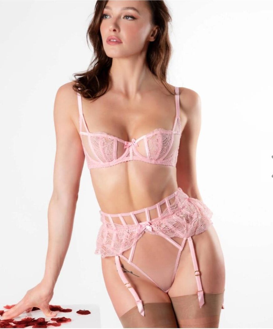 So many lingerie models to choose from 