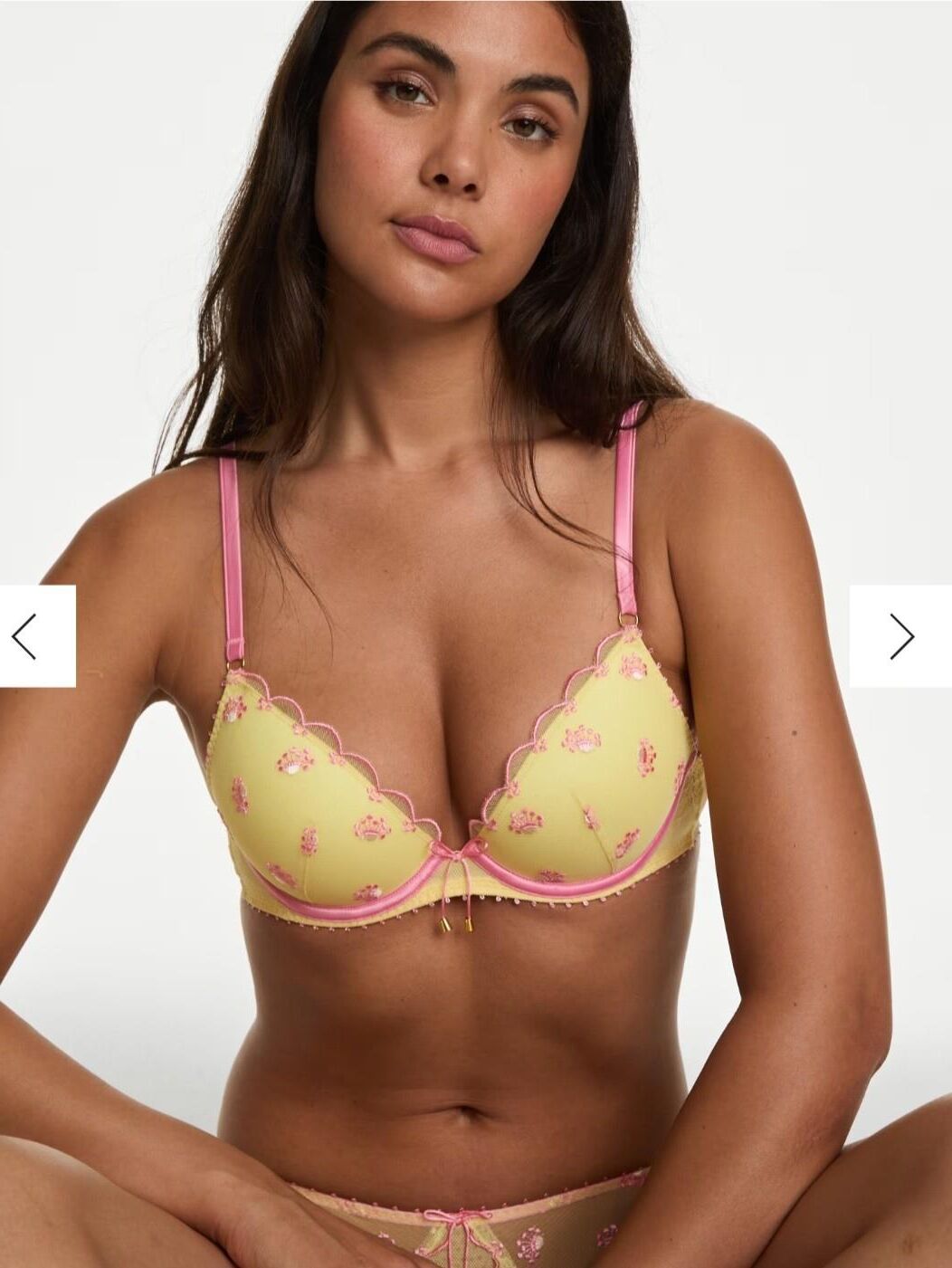 Me encanta este modelo de lencería.