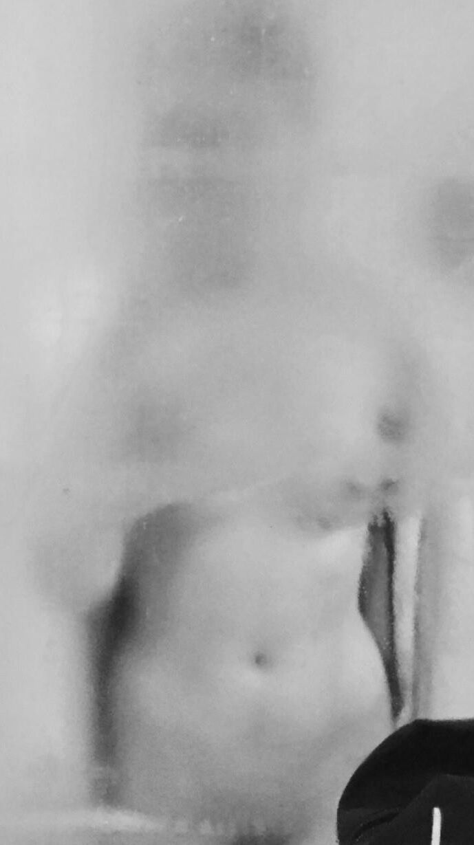 ma première séance photo sensuelle dans un miroir ~ Hanna