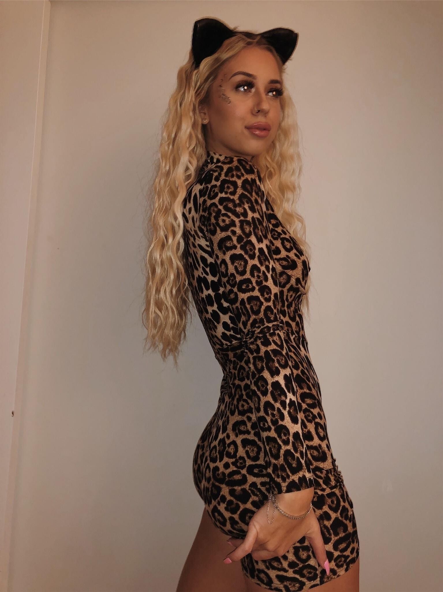 Costume Sluts, Animal Print 1.