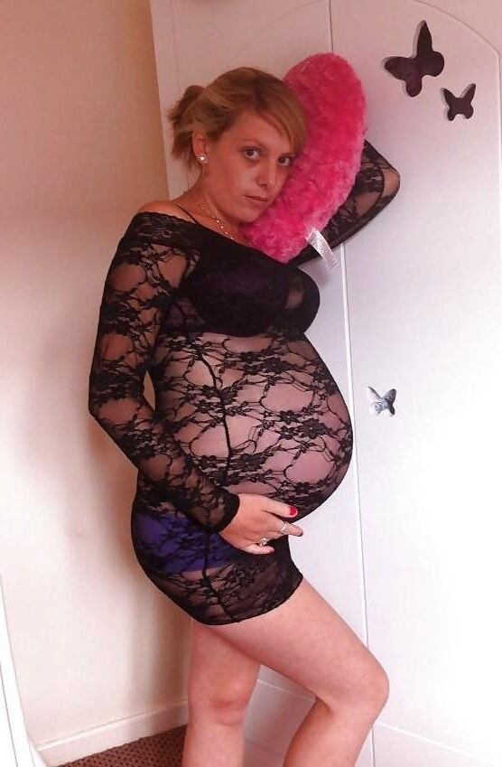 Trashy Females, Knocked Up 1.