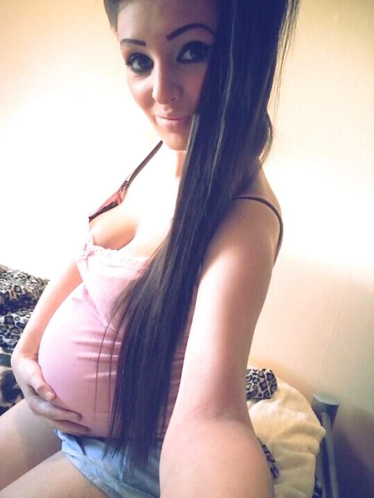 Trashy Females, Knocked Up 1.