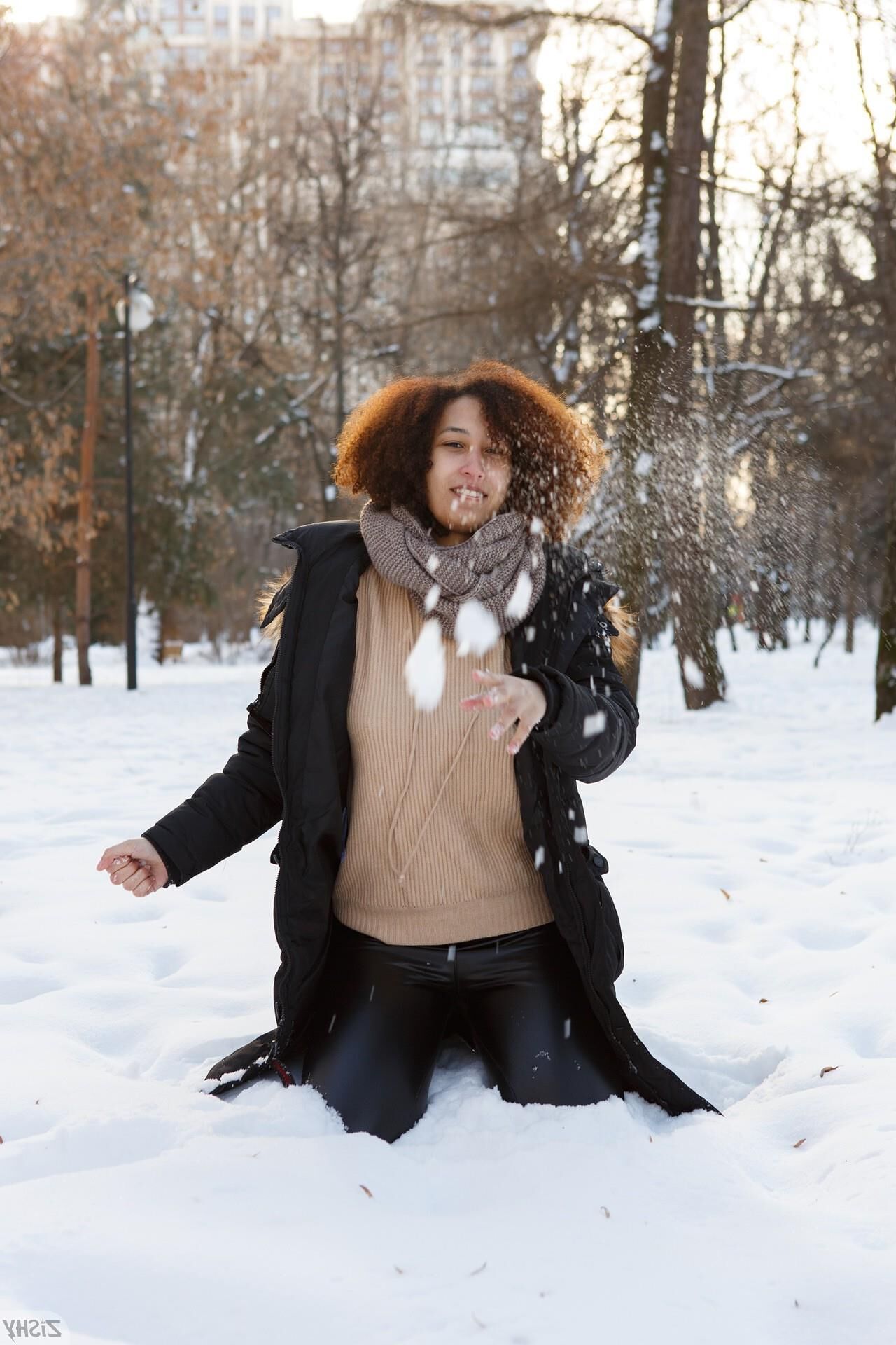 Solana Bardell sur la première neige