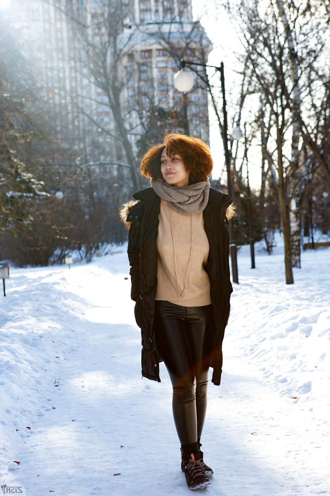 Solana Bardell sur la première neige