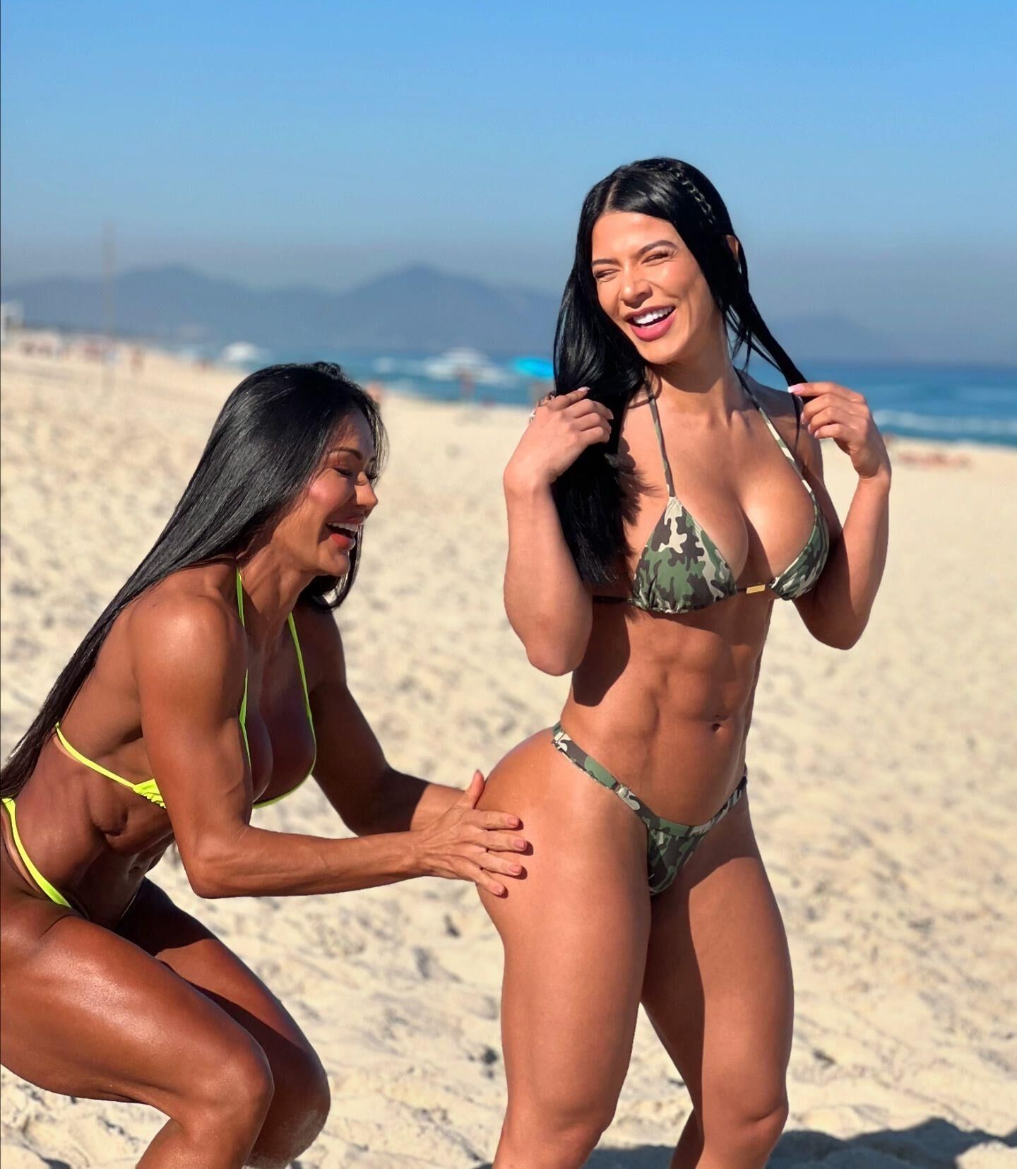 Gracy Anne Barbosa and Eva Andressa!