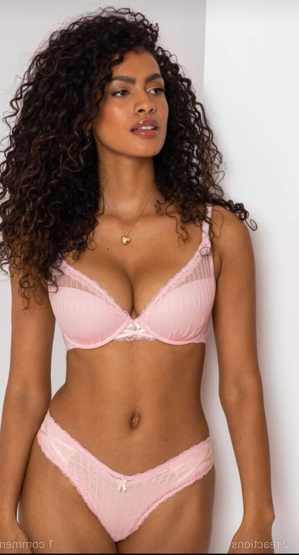 Mélange lingerie et bikini