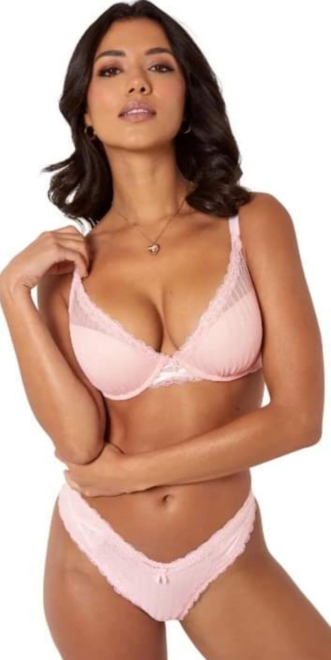 Mélange lingerie et bikini