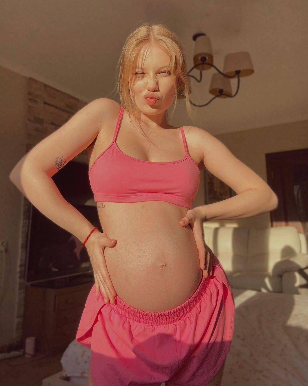 Pche Lincheva - bombasse enceinte Instagram