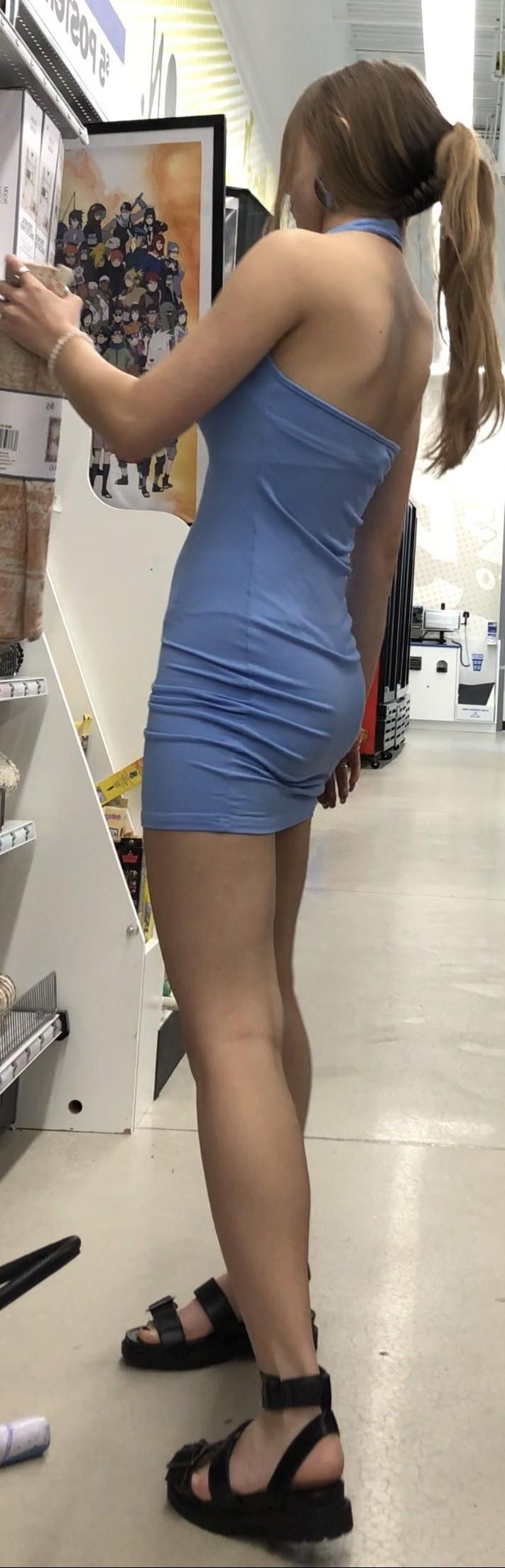 robe bleue fille mince