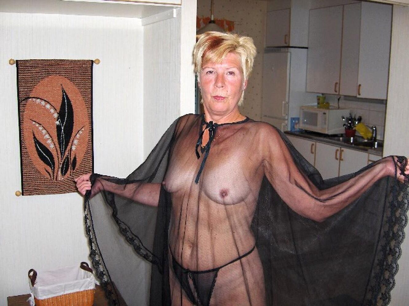 sexy non nude mature