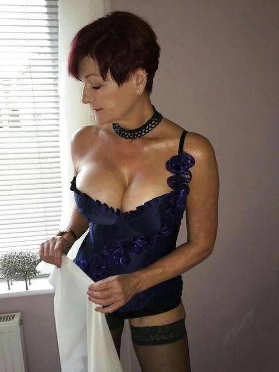 Mature Lingerie 