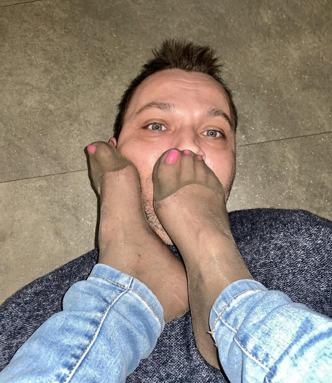 Smell my stinky nylon feet !