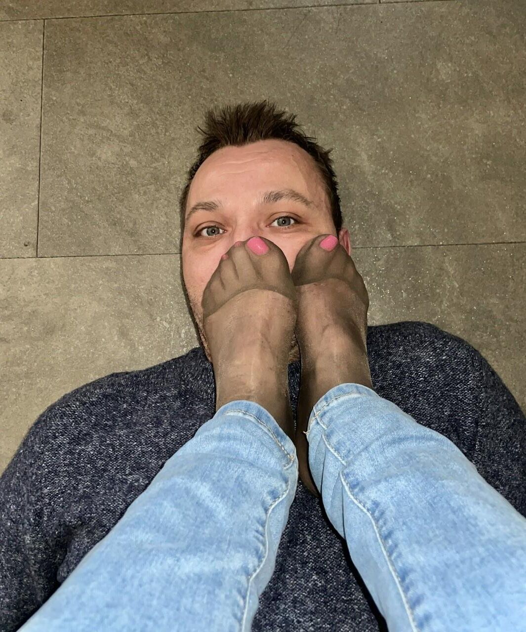 Smell my stinky nylon feet !