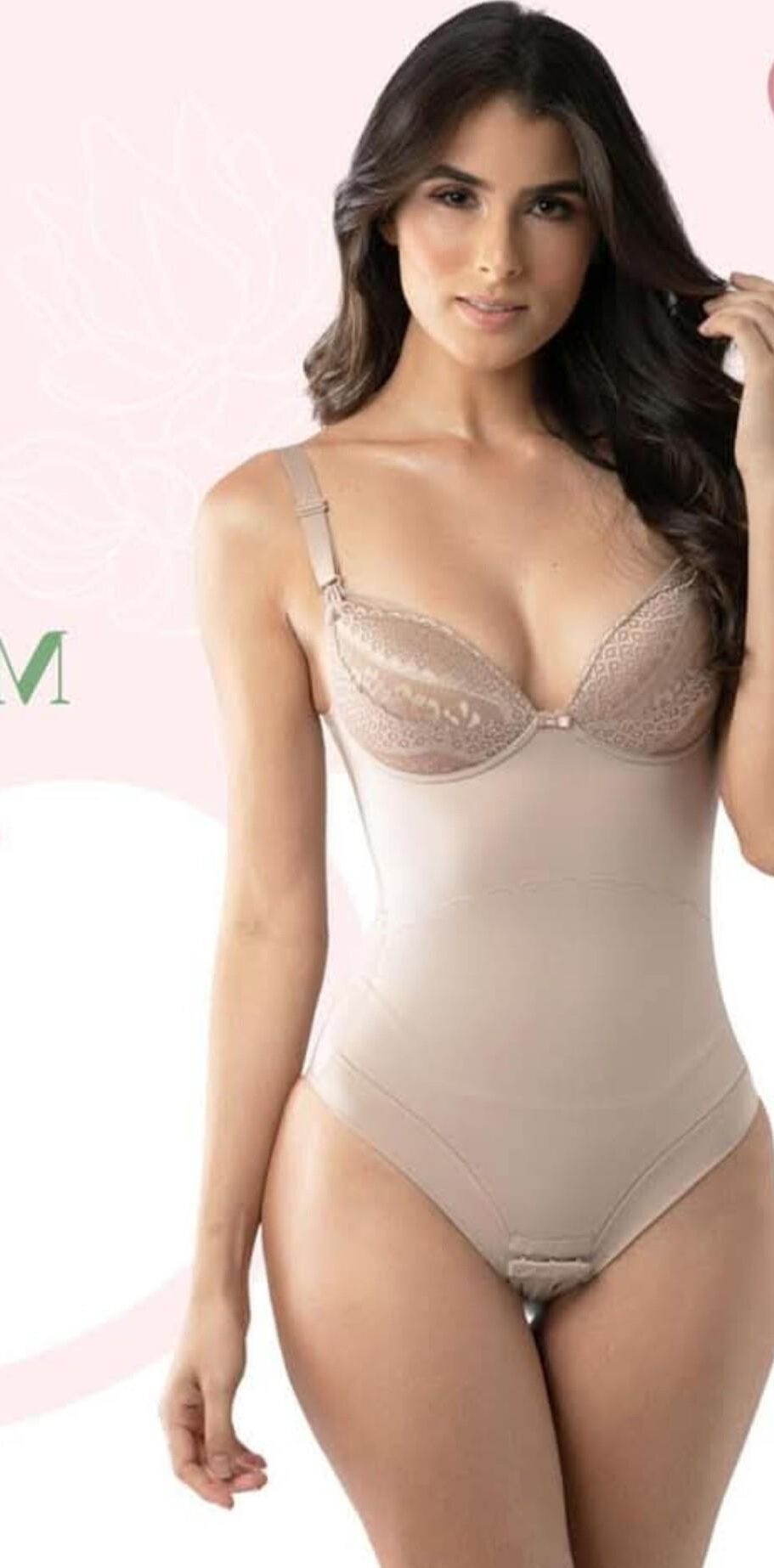 Mistura de lingerie e biquíni