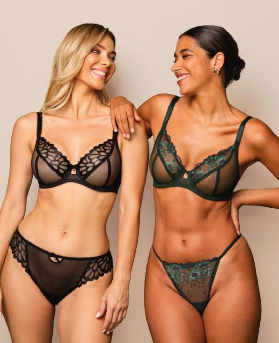 Mistura de lingerie e biquíni