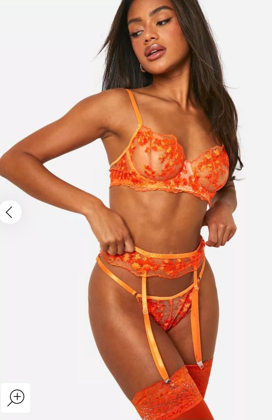 Mélange lingerie et bikini