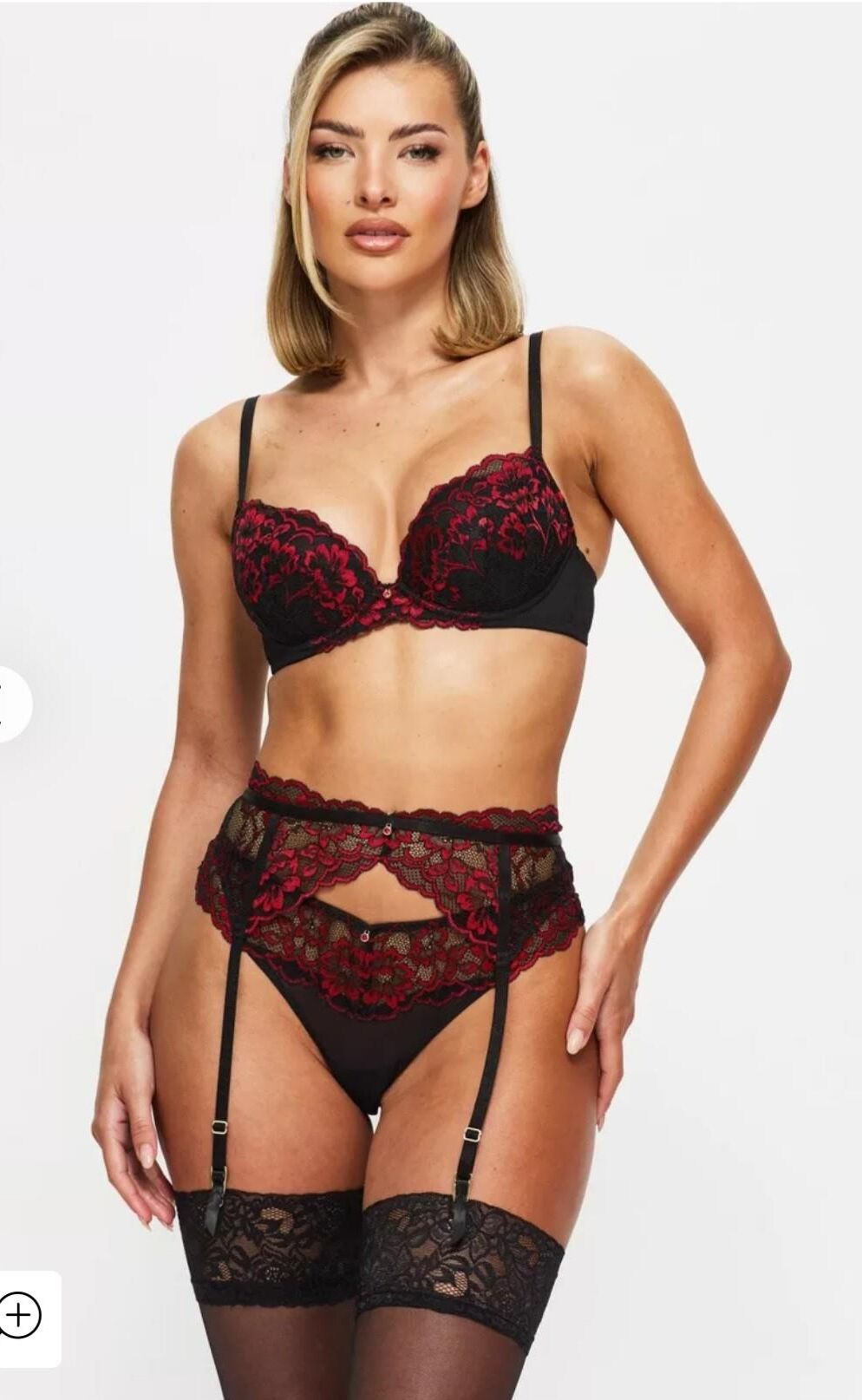 Mélange lingerie et bikini