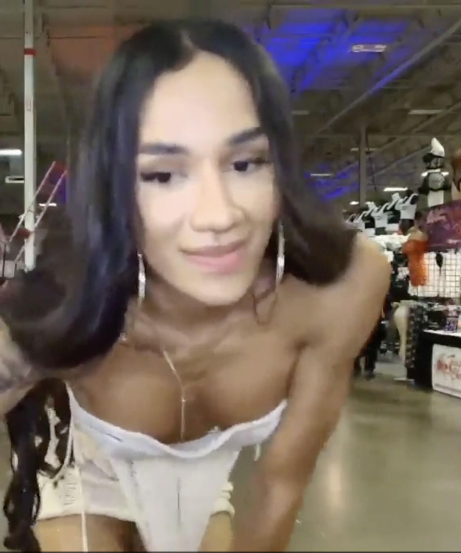 TS LAURA SAENZ À EXXXOTICA