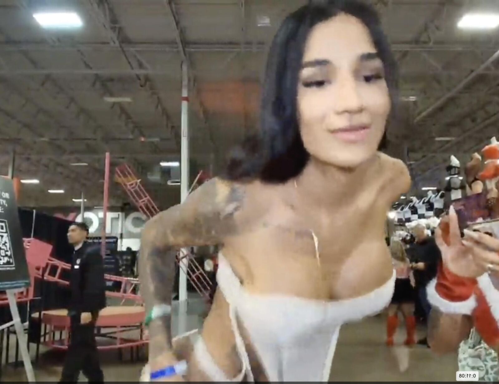 TS LAURA SAENZ À EXXXOTICA