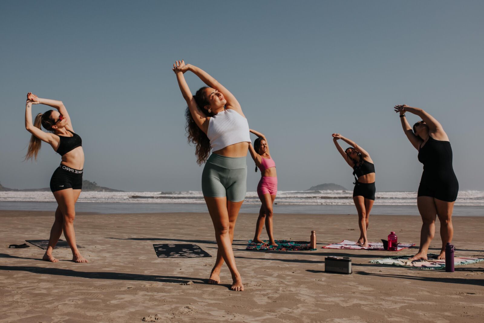 ...,,,....STRANDYOGA.....HEISSE YOGA-SURFBILDER