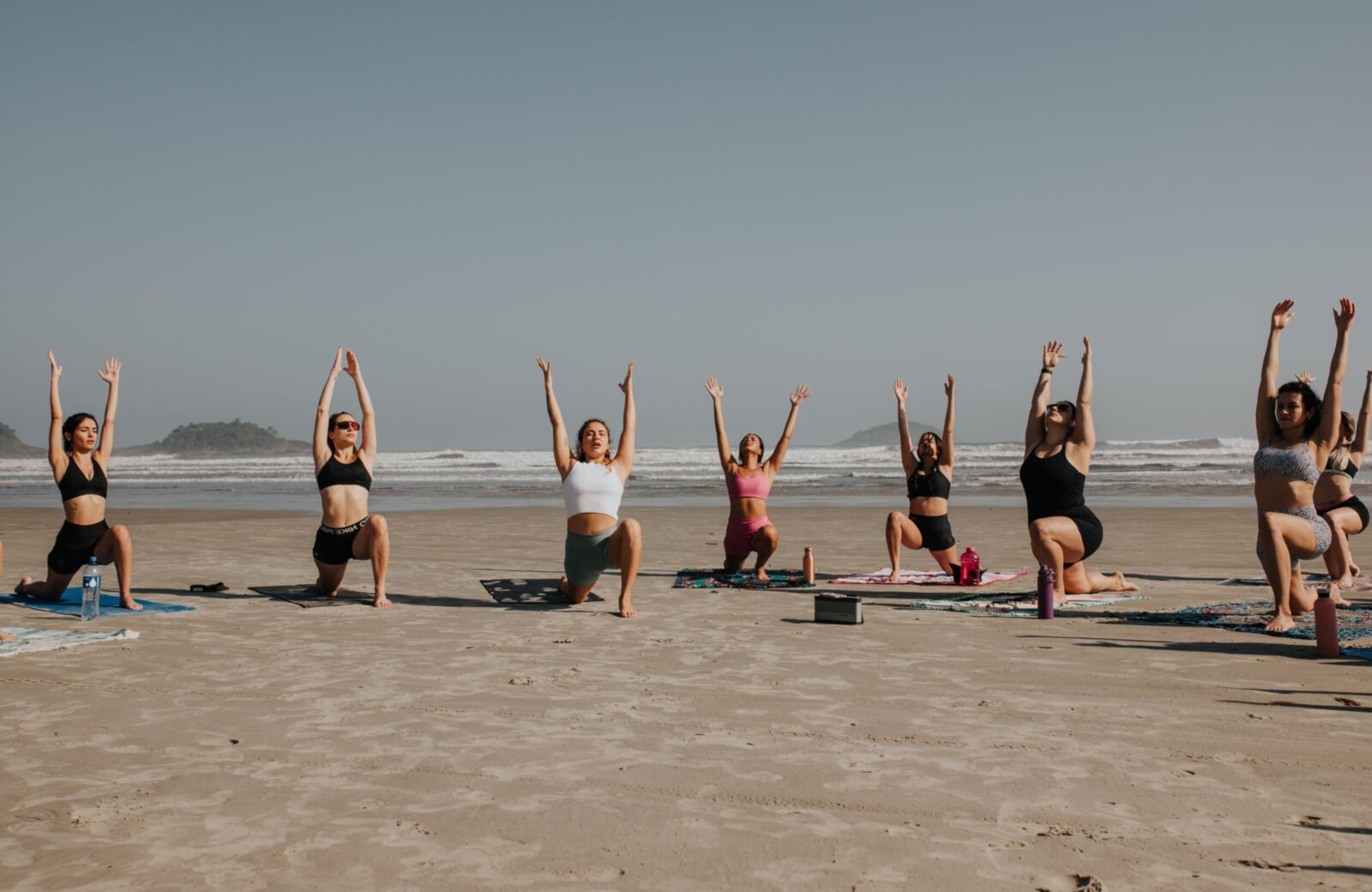 ...,,,....STRANDYOGA.....HEISSE YOGA-SURFBILDER