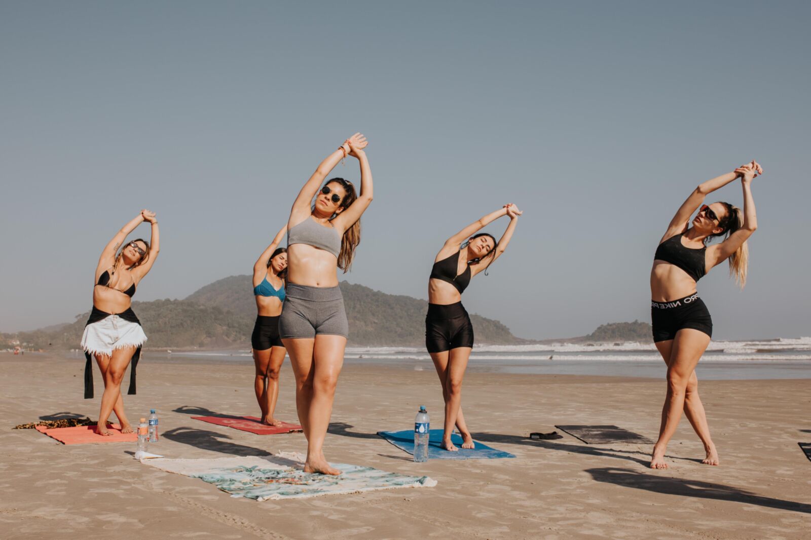 ...,,,....STRANDYOGA.....HEISSE YOGA-SURFBILDER