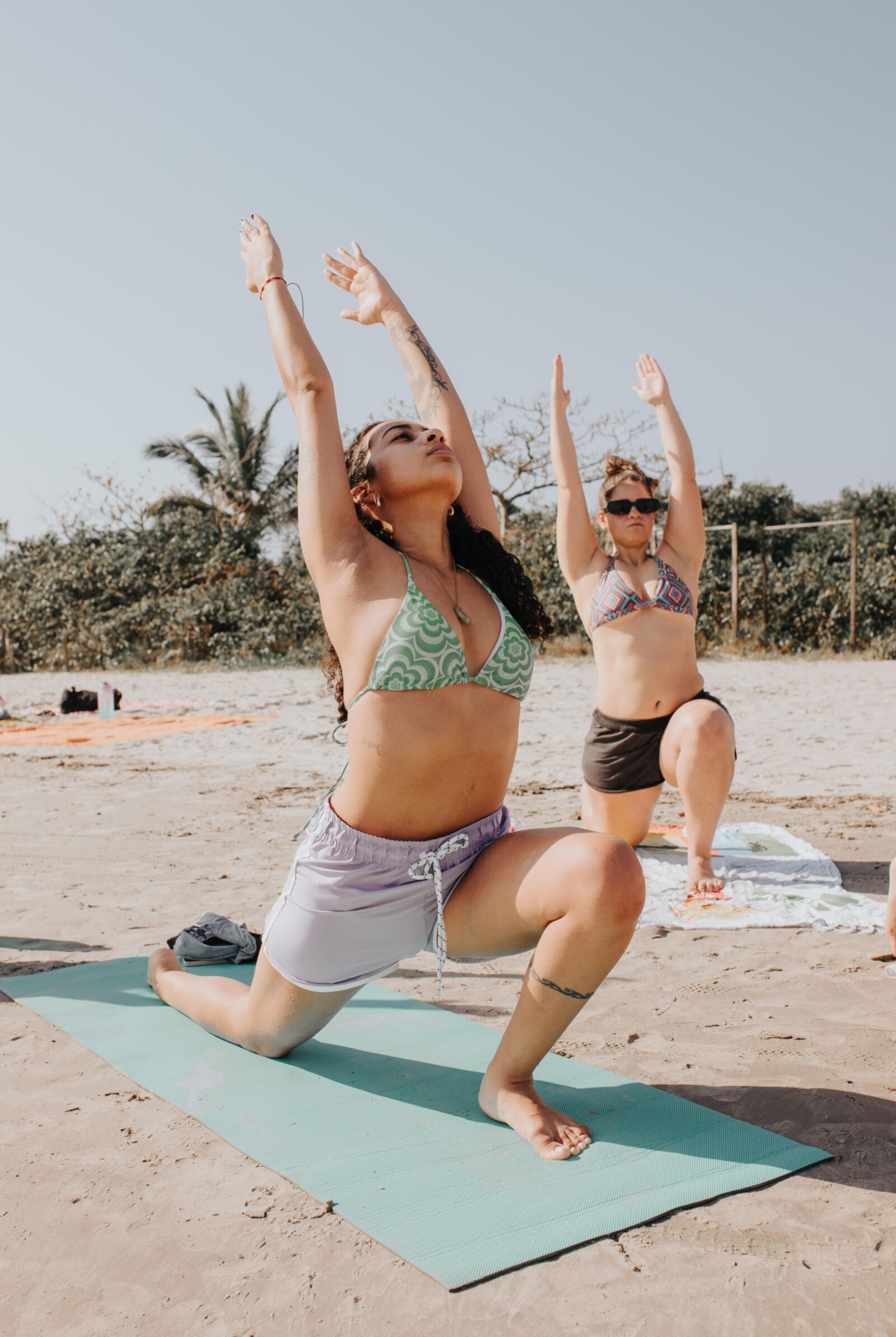 ...,,,....STRANDYOGA.....HEISSE YOGA-SURFBILDER