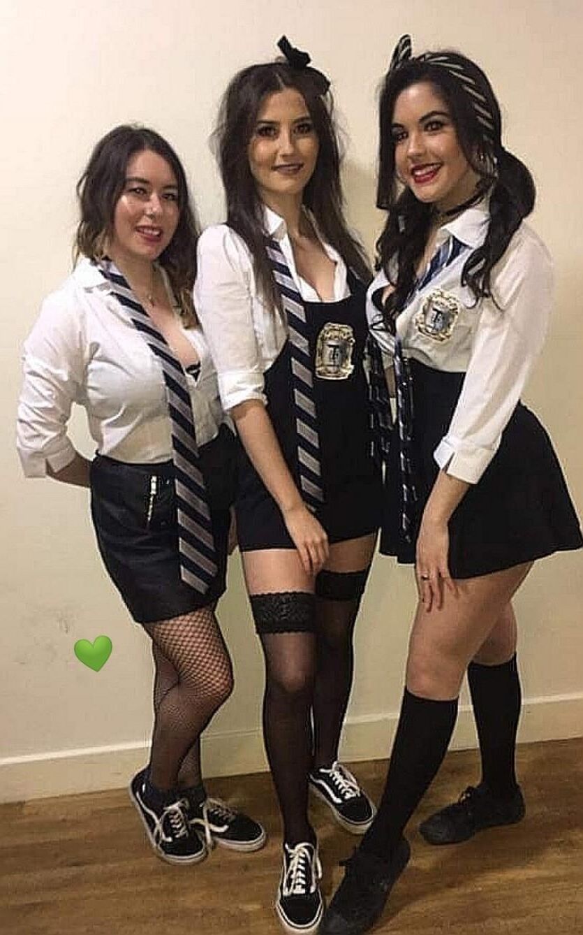 Putas disfrazadas, colegialas.