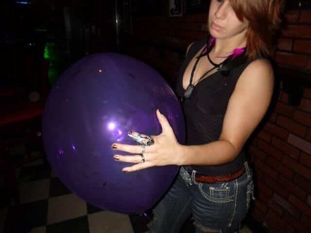 Chicas y globos