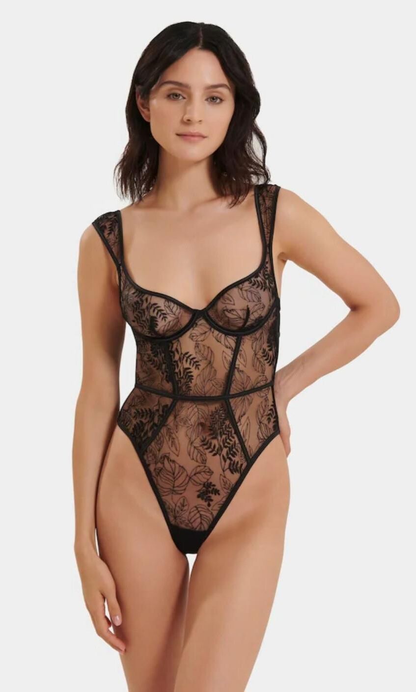 Mélange de lingerie et de bikini