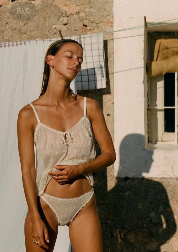 Mix de lingerie e biquíni