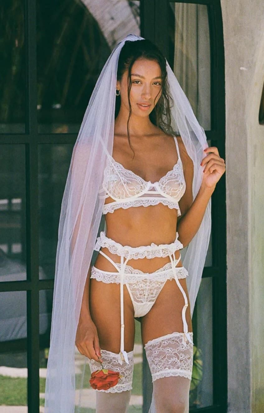 Mélange de lingerie et de bikini
