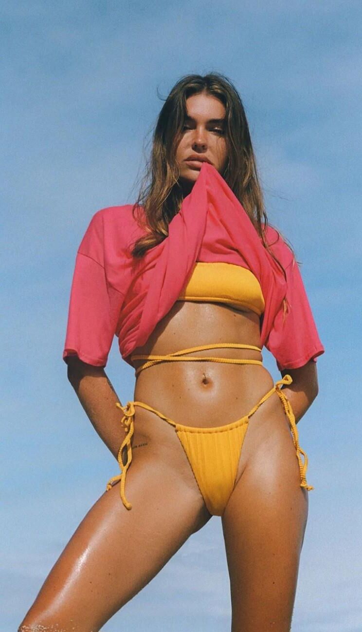 Mélange de lingerie et de bikini