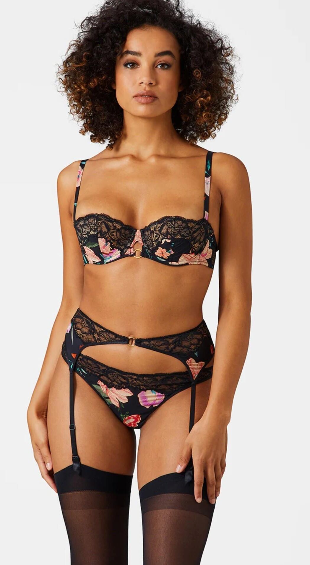Mélange de lingerie et de bikini