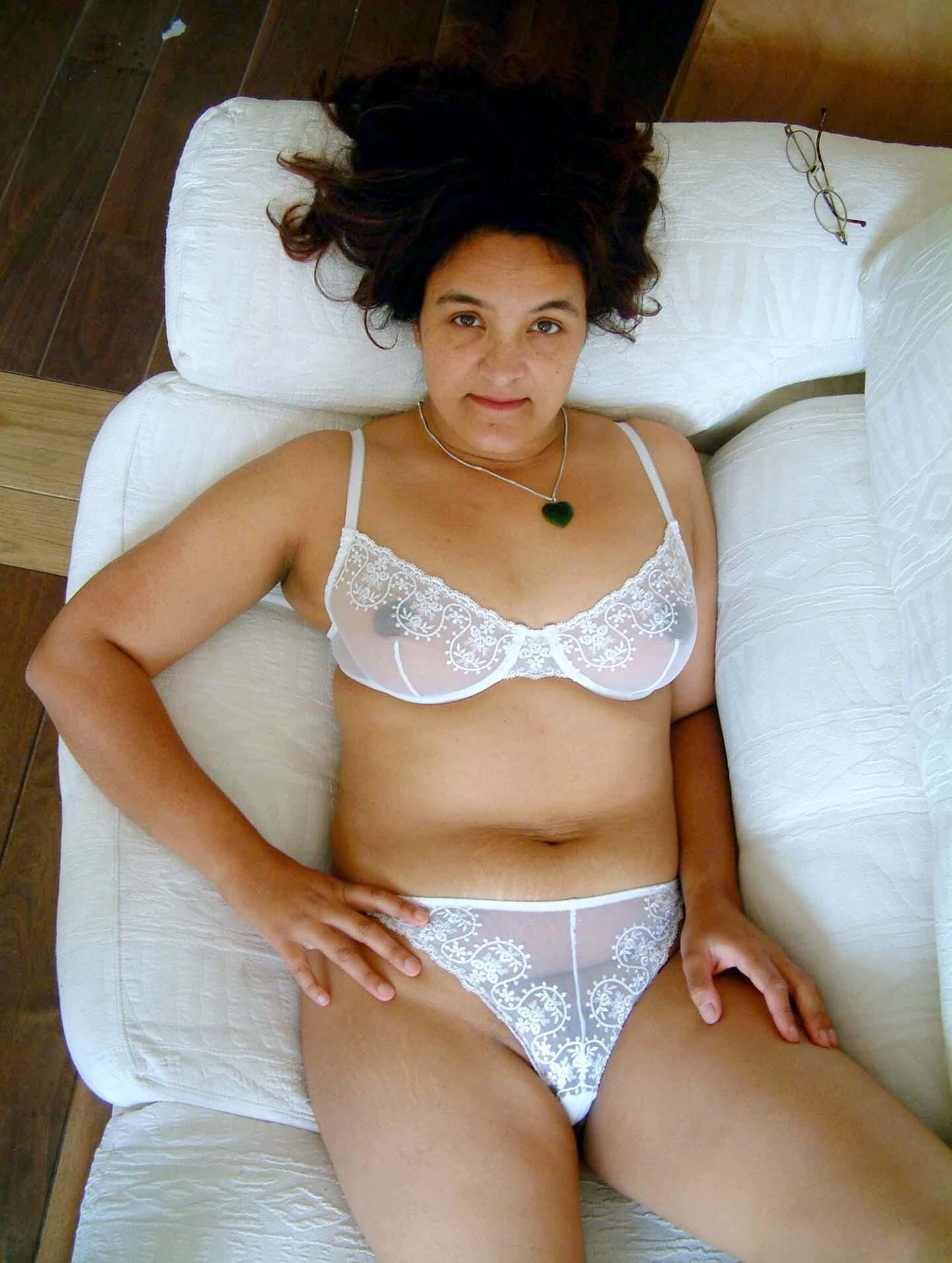 Veja através da lingerie