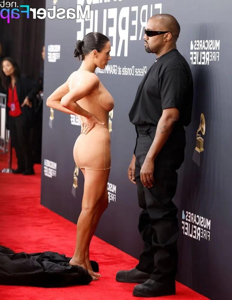  Bianca Censori at the Grammy Awards